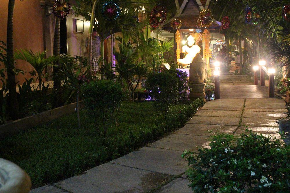 Central Night Hotel Siem Reap Dış mekan fotoğraf